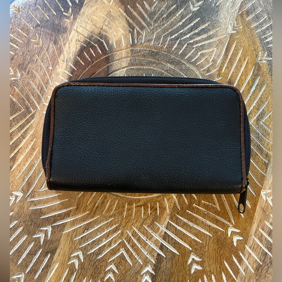 Rosetti woman’s wallet, black with brown trim, pebbled faux leather - Picture 2 of 8